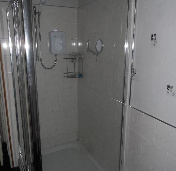 민박 The King S Head