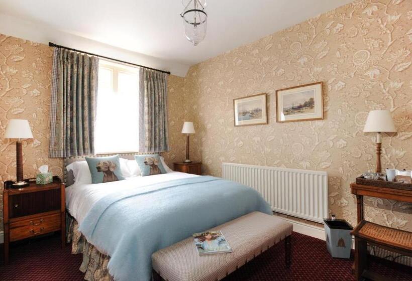 مبيت وإفطار The Stag And Huntsman At Hambleden