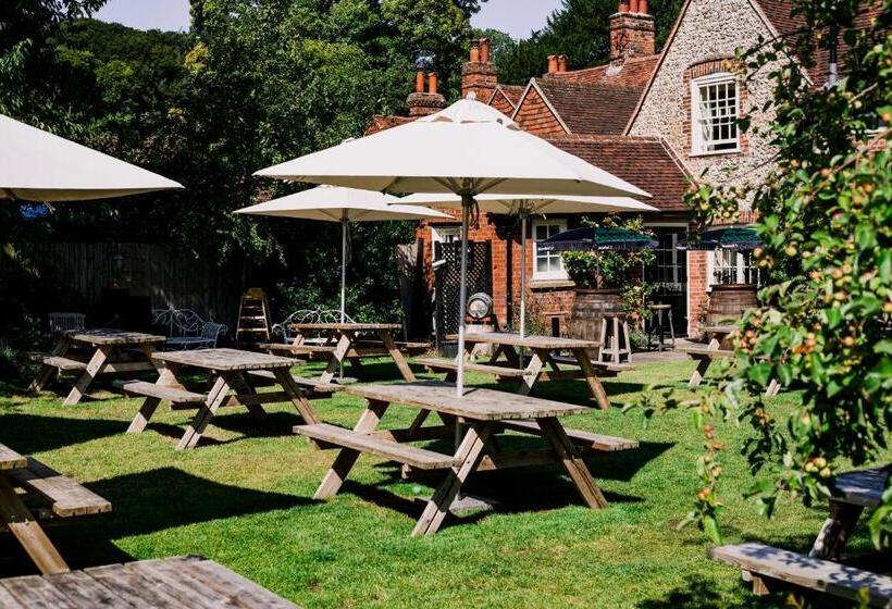 مبيت وإفطار The Stag And Huntsman At Hambleden