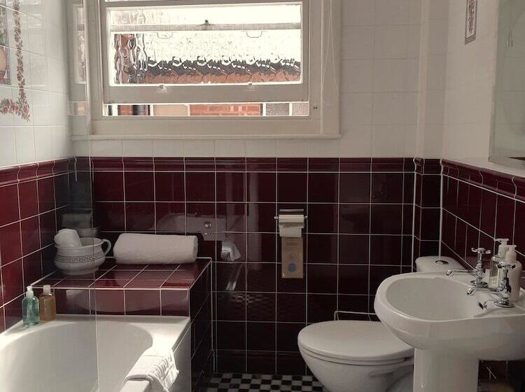 تختخواب و صبحانه The Telstar