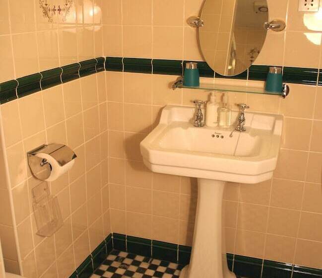 تختخواب و صبحانه The Telstar