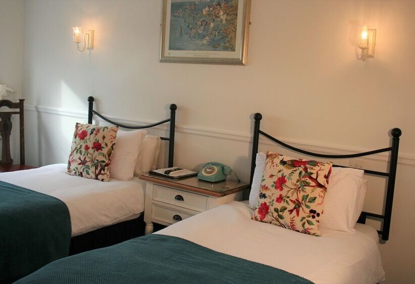 تختخواب و صبحانه The Telstar