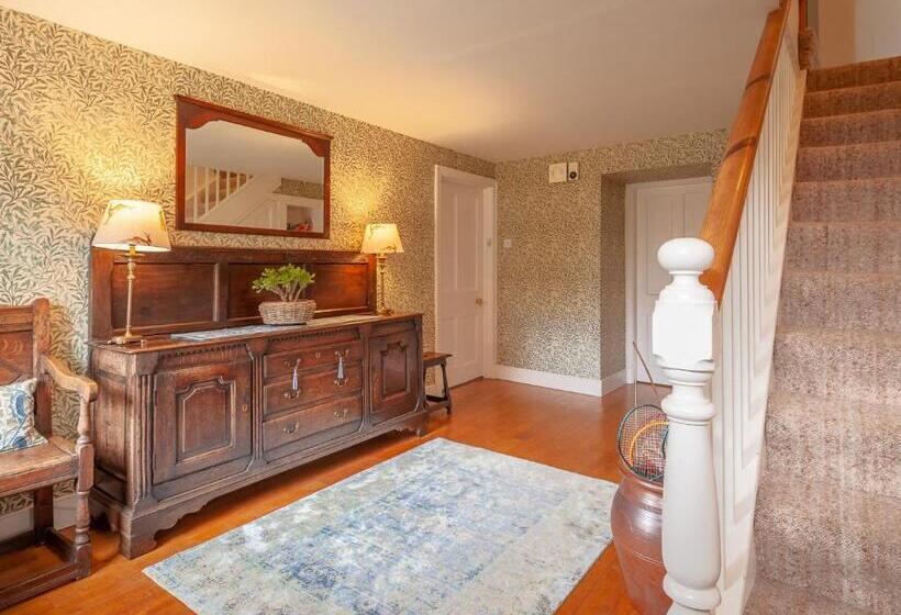 민박 Westfield House Farm