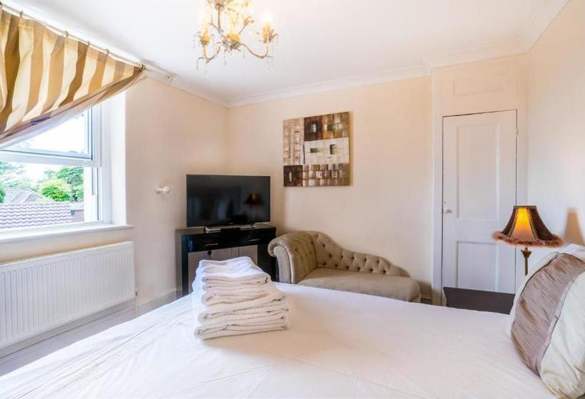 مبيت وإفطار Westwood Guest House