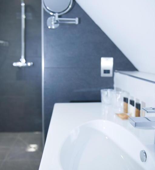 צימר Wharton Park Golf & Country Club