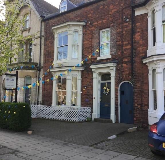 Bed and Breakfast The Windsor Guest House