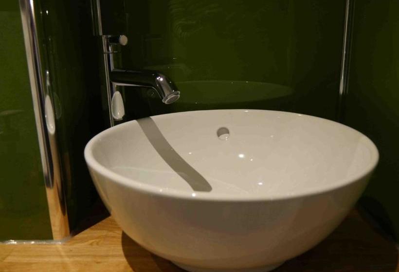 Bed and Breakfast The Windsor Guest House