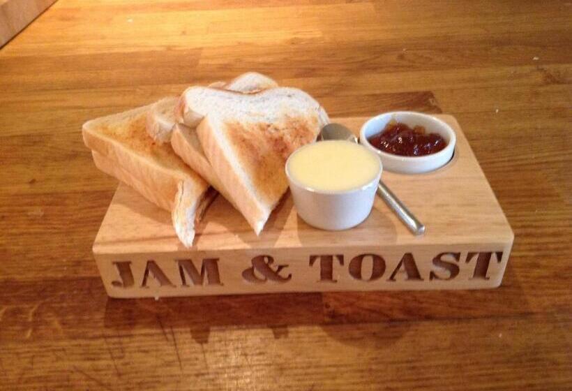 Birtles Farm Bed And Breakfast