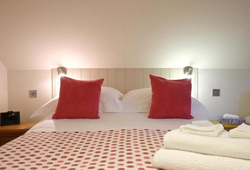 ベッドアンドブレックファースト Canaston Oaks