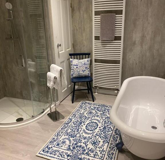 Downsfield Bed And Breakfast