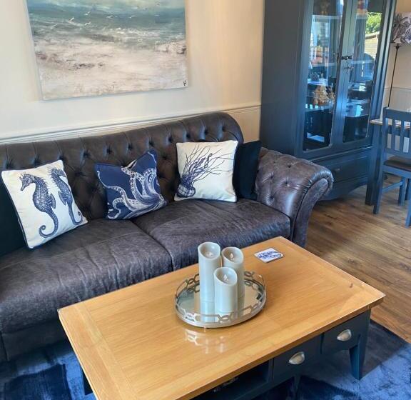 Downsfield Bed And Breakfast