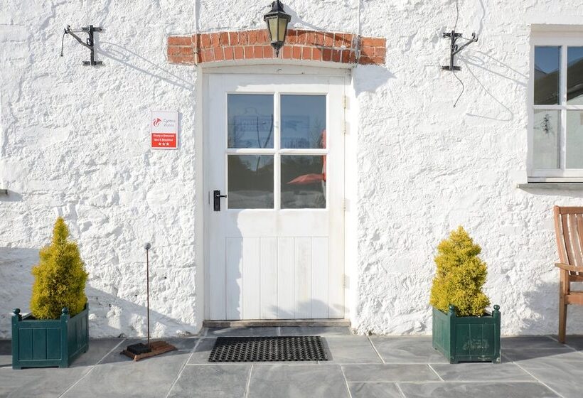 East Trewent Farm B&b