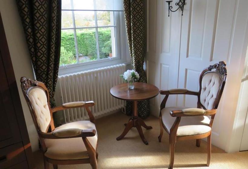 Hollybank Bed And Breakfast