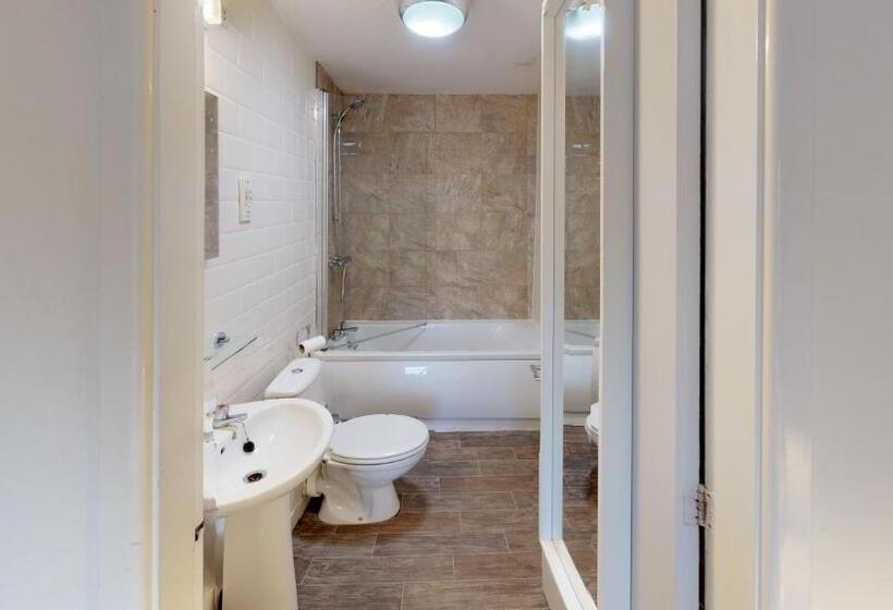 בית מלון כפרי Black Horse