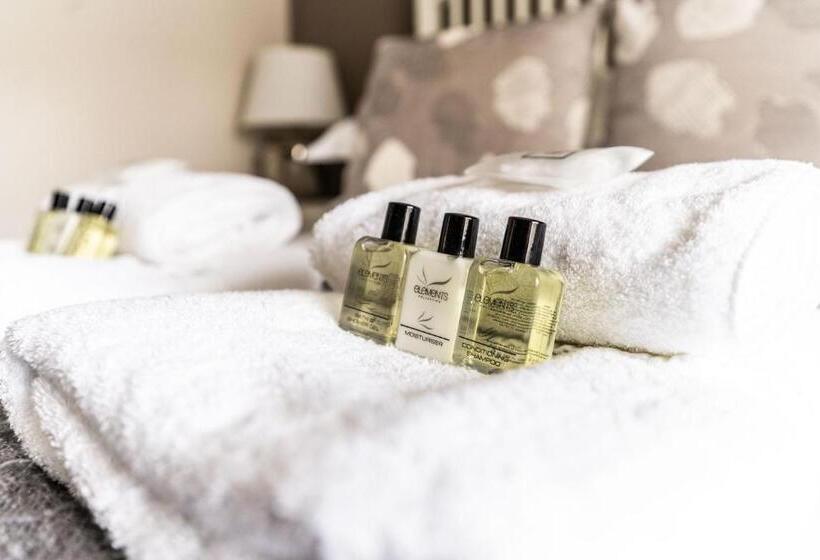 בית מלון כפרי Black Horse