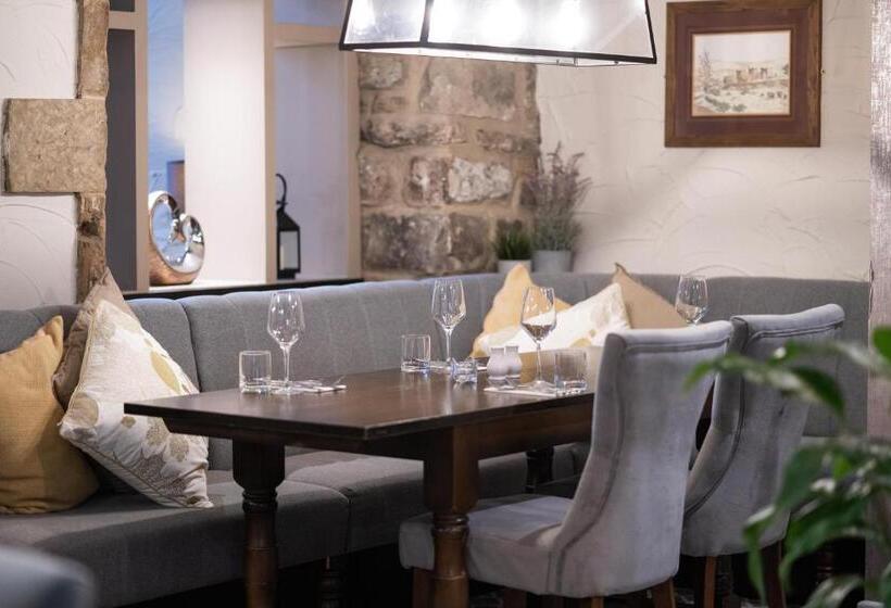 בית מלון כפרי Black Horse