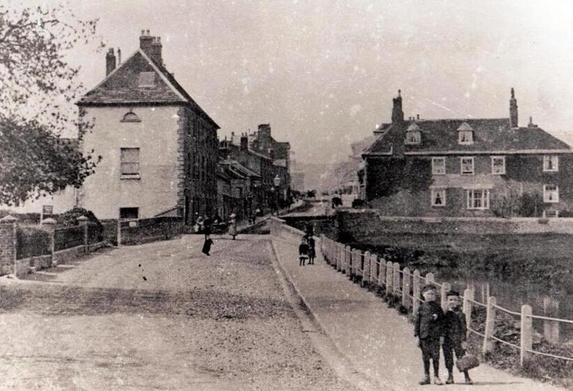 호텔 The Bridge House