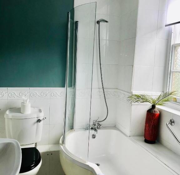 호텔 The Bridge House