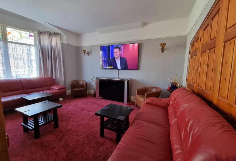 Отель Collingwood