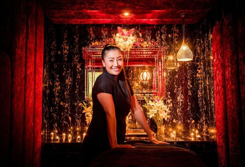 בית מלון כפרי Crazy Bear Beaconsfield