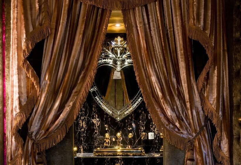 בית מלון כפרי Crazy Bear Beaconsfield