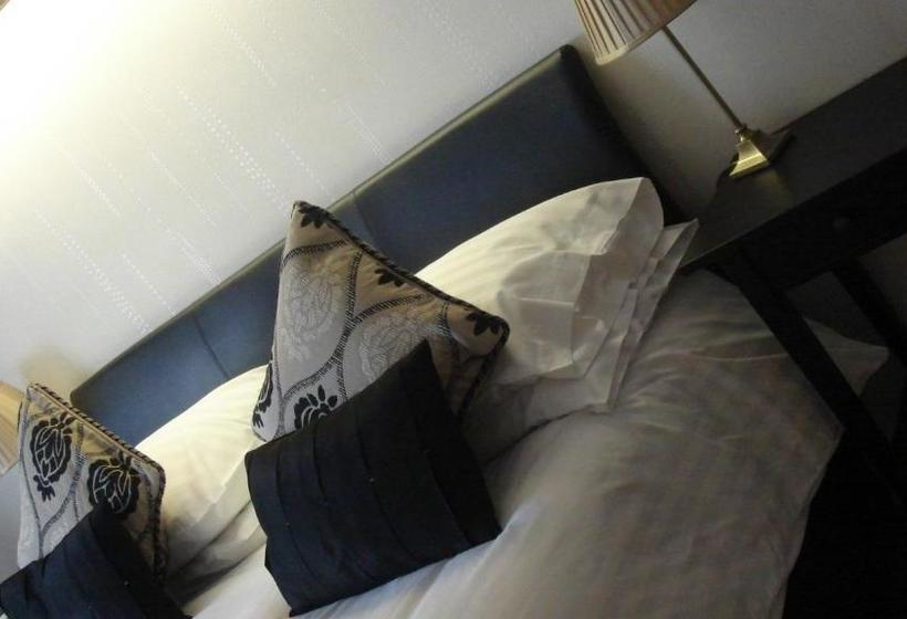 Отель Deanwater