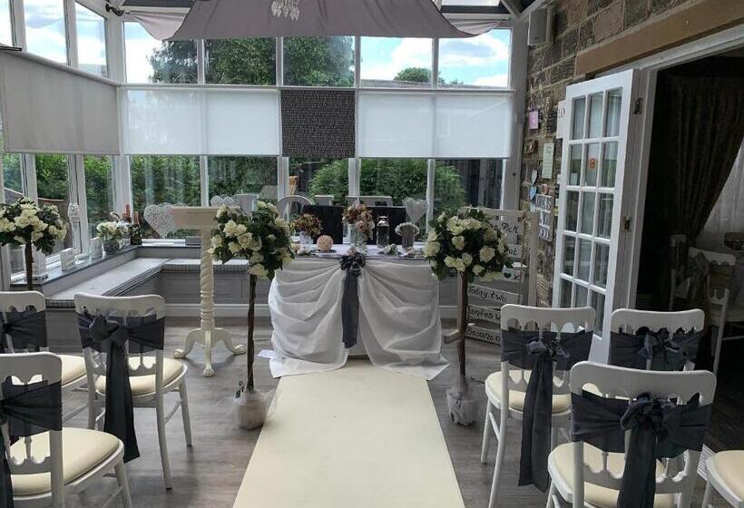 酒店 Dimple Well Lodge