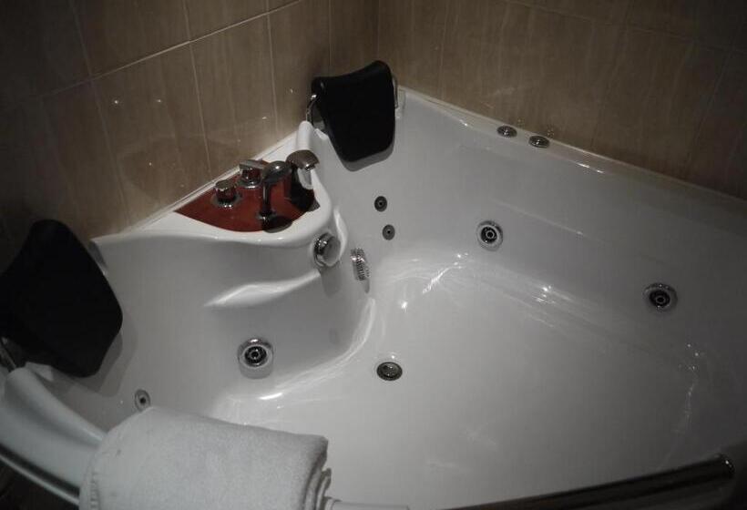 酒店 Dimple Well Lodge