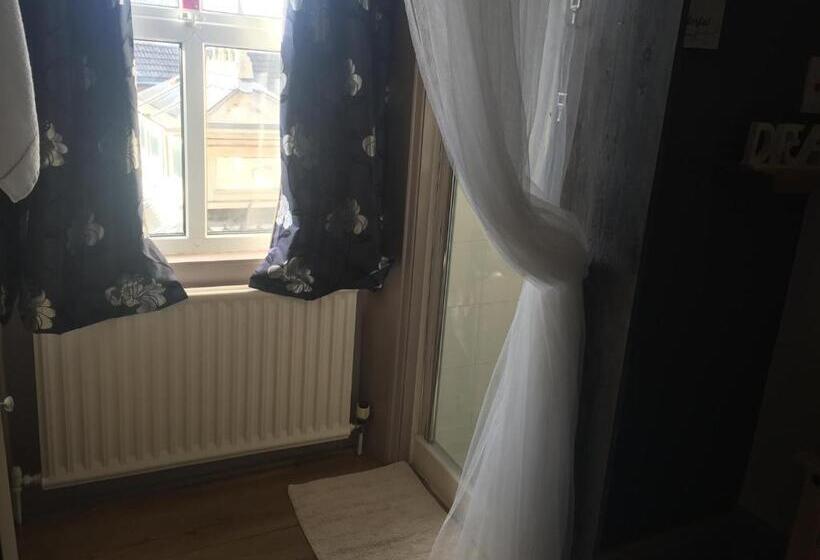 酒店 Dimple Well Lodge