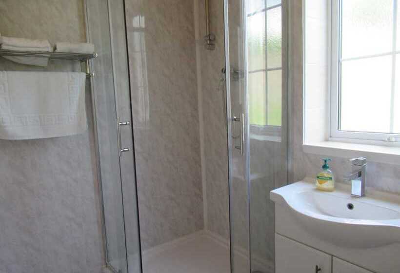 Отель Foreshore House