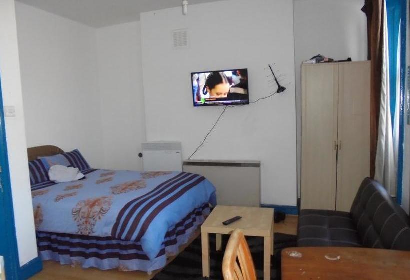 Отель Goddis Lodge