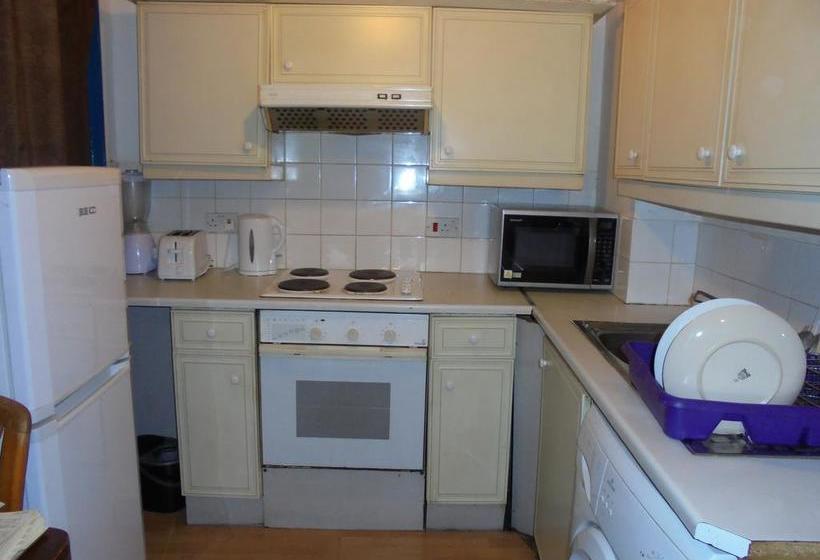 Отель Goddis Lodge