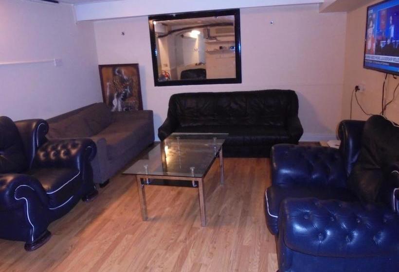 Отель Goddis Lodge