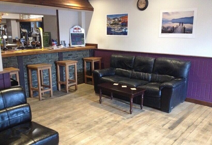 Hampton Hotel & Restaurant