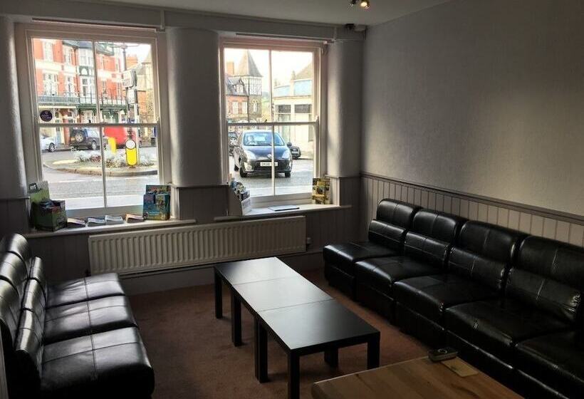 Hampton Hotel & Restaurant