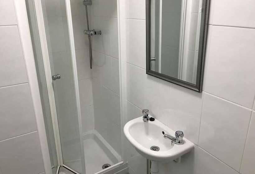 Hampton Hotel & Restaurant