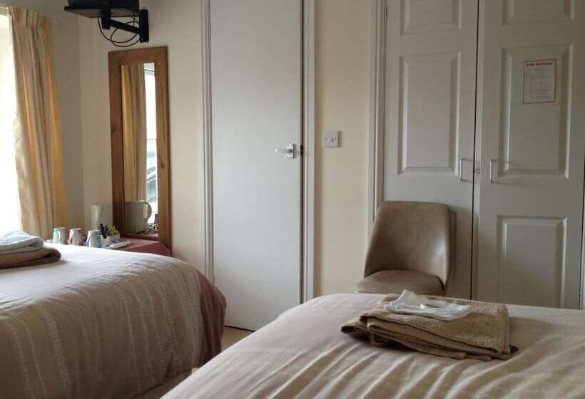 Hampton Hotel & Restaurant