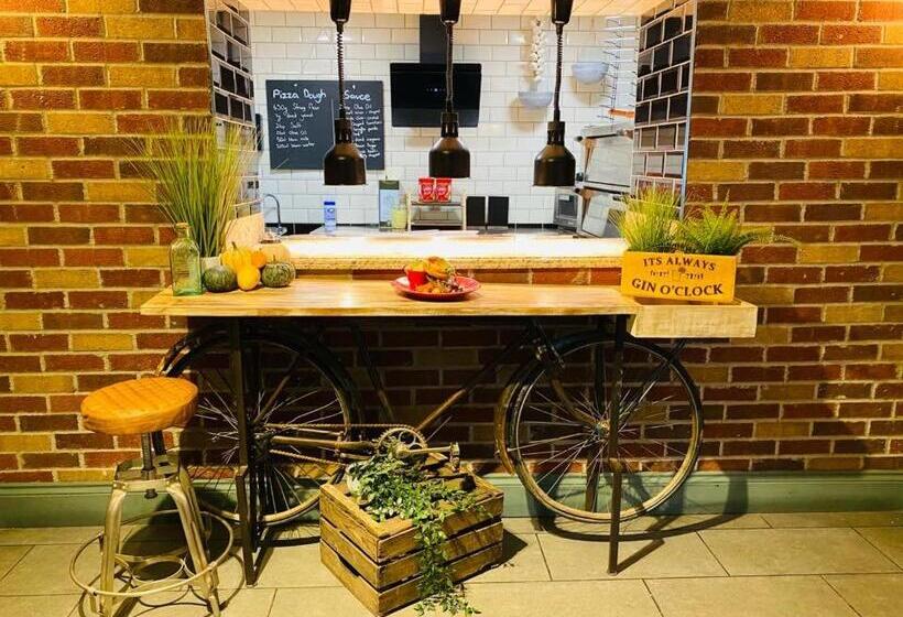 Отель Hockley House