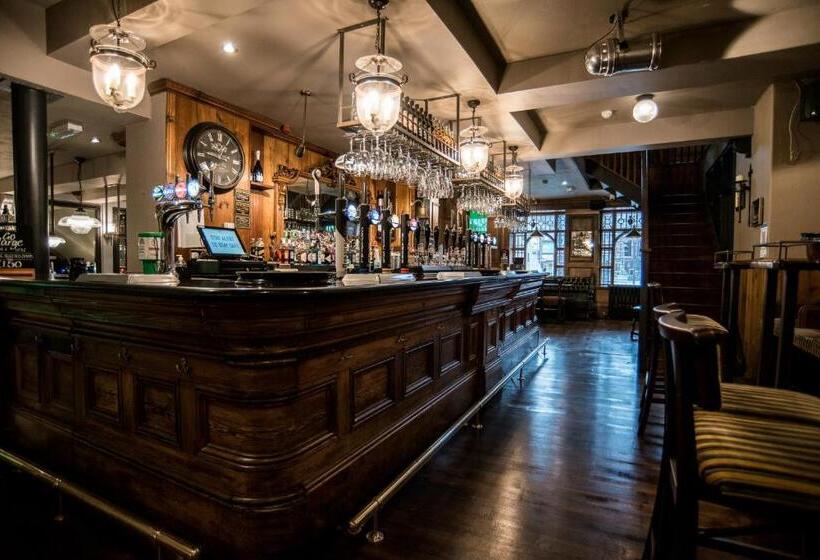 هتل Lower Turks Head