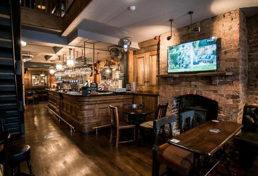 هتل Lower Turks Head