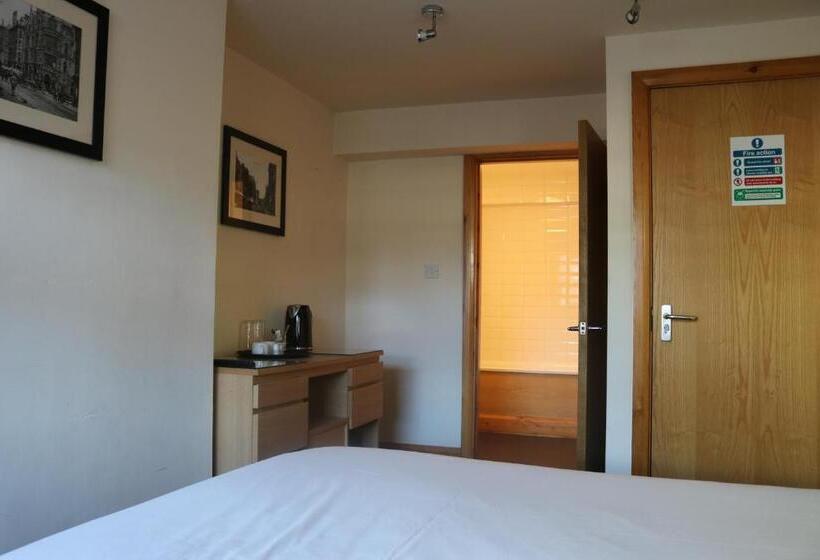 هتل Lower Turks Head