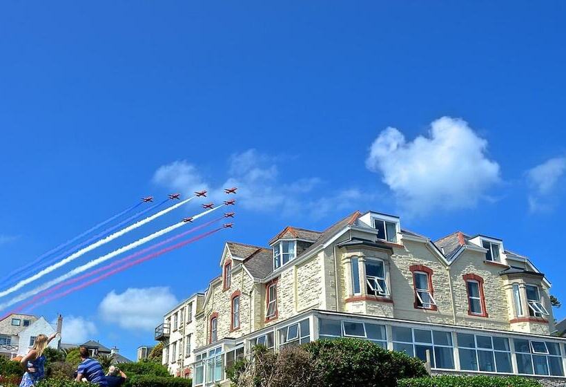 בית מלון כפרי Membly Hall