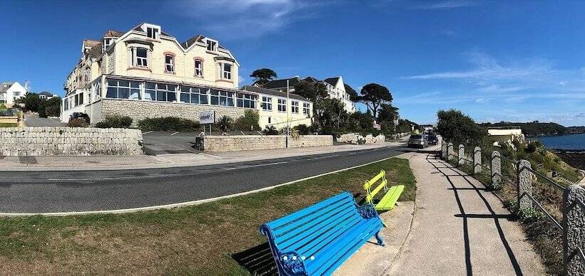 בית מלון כפרי Membly Hall