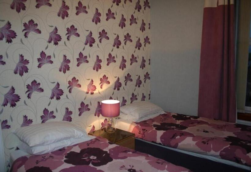 בית מלון כפרי Royal