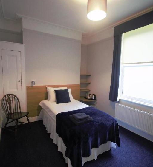 فندق Royal Temple Yacht Club