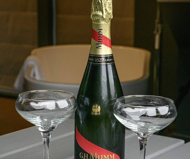 בית מלון כפרי The Boat Inn