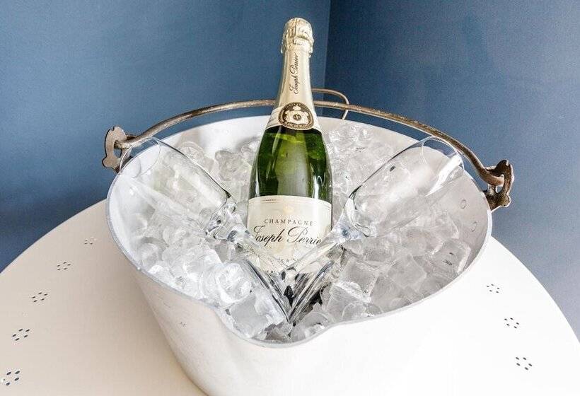 בית מלון כפרי The Boat Inn