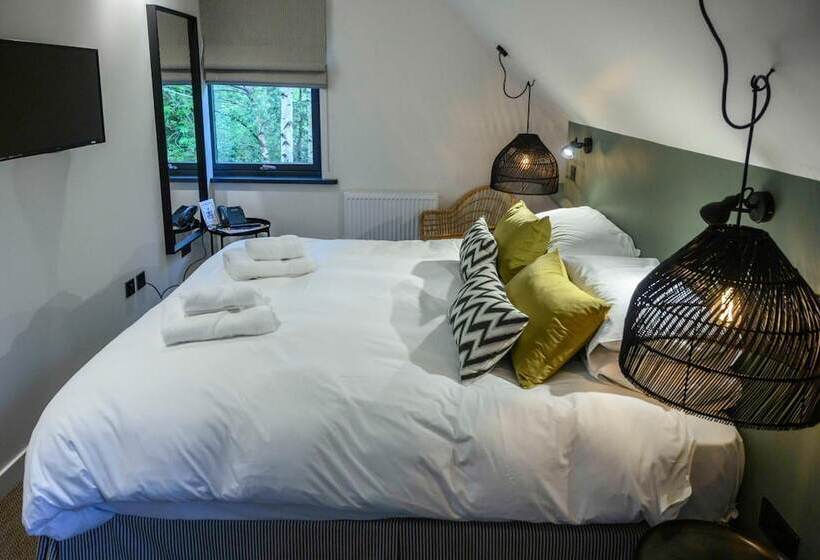 בית מלון כפרי The Boat Inn