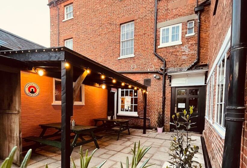 فندق The Coach House