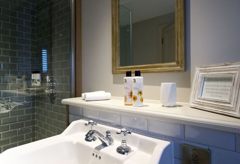 فندق The Coach House